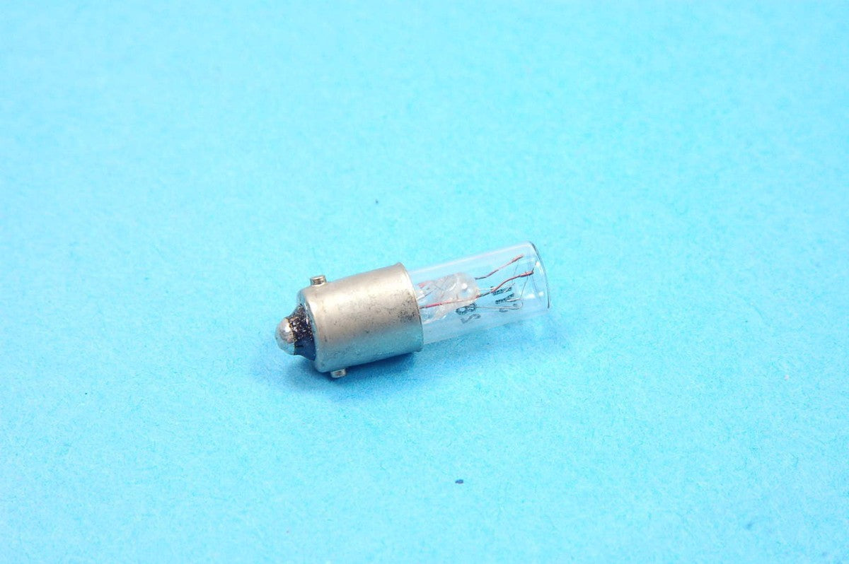 Lot of 10 - Chicago Miniature 28MB, 28 Volt, T 2 1/2, 0.040A, Bayonet Base BA9s 