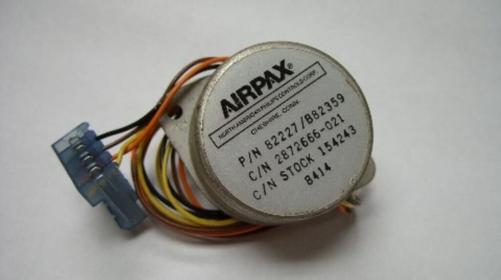 LOT OF 25 - AIRPAX - 82227 -B82359 -  B8235Motor, stepper. 12VDC 2 Phase 37 hm.