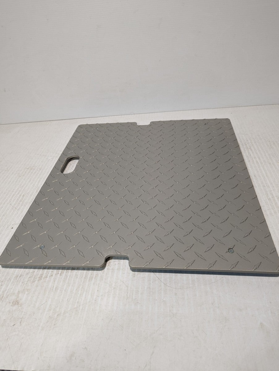 176K082G01 Dolly Maker Maintenance Step Over, 20"D x 22.5"W