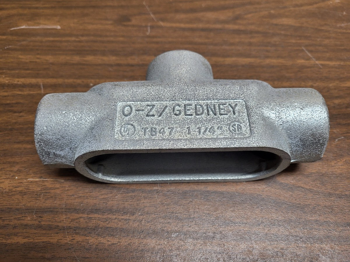 OZ GEDNEY TB47 1-1/4INCH TB CONDULET FORM 7 MALLEABLE 1 PIECE (SEE PICS) NEW