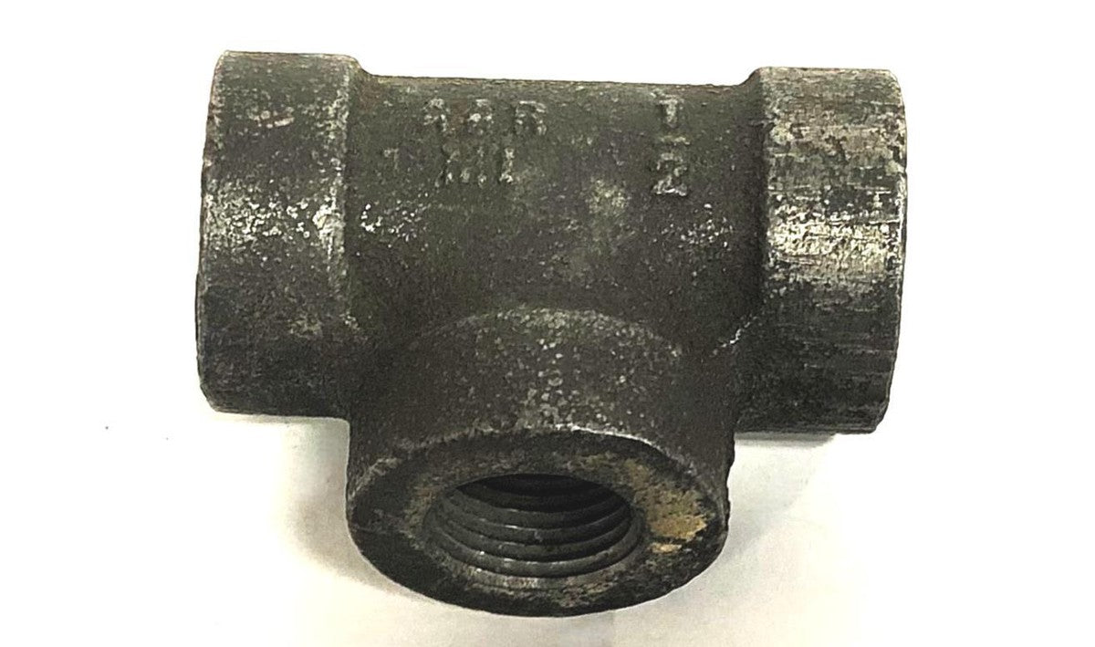 Unbranded G.300WSP 2000WOG Valve Reduction Tee Malleable Iron AAR1/2 NOS