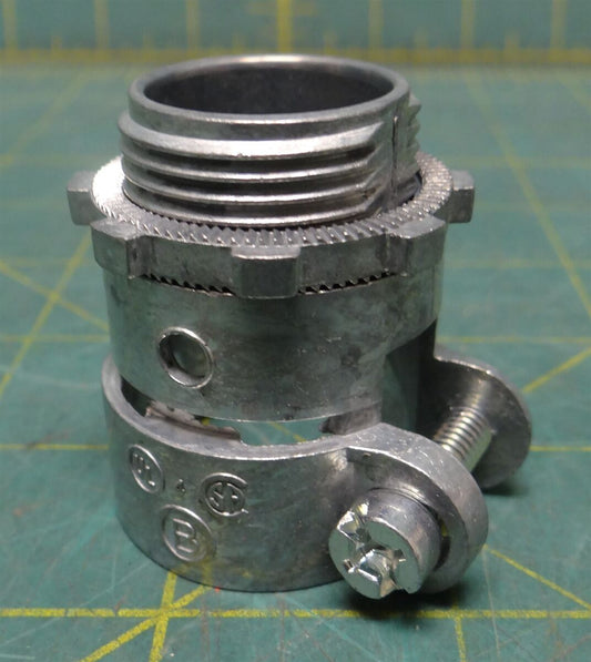 3/4" Trade Size Squeeze Clamp Conduit Connector Non-insulated Straight Steel