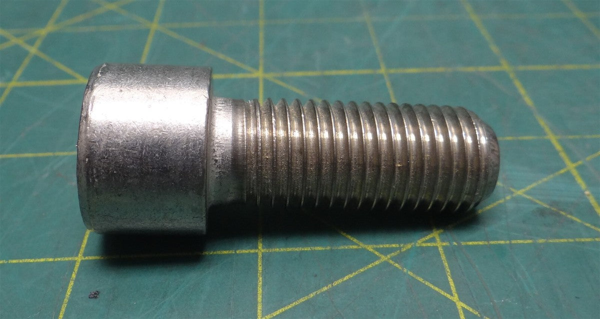 18-8 Stainless Steel Socket Head Screw K18-8-2 A4 2.17in Length 0.91 OD 0.6in ID