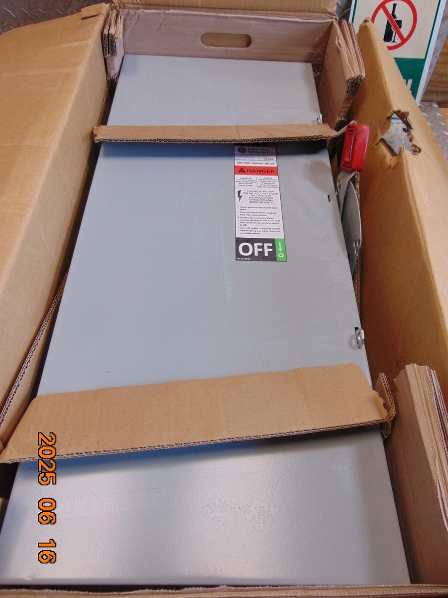 GE THN3364 200A NON-FUSIBLE SAFETY SWITCH 600VAC/250VDC see description