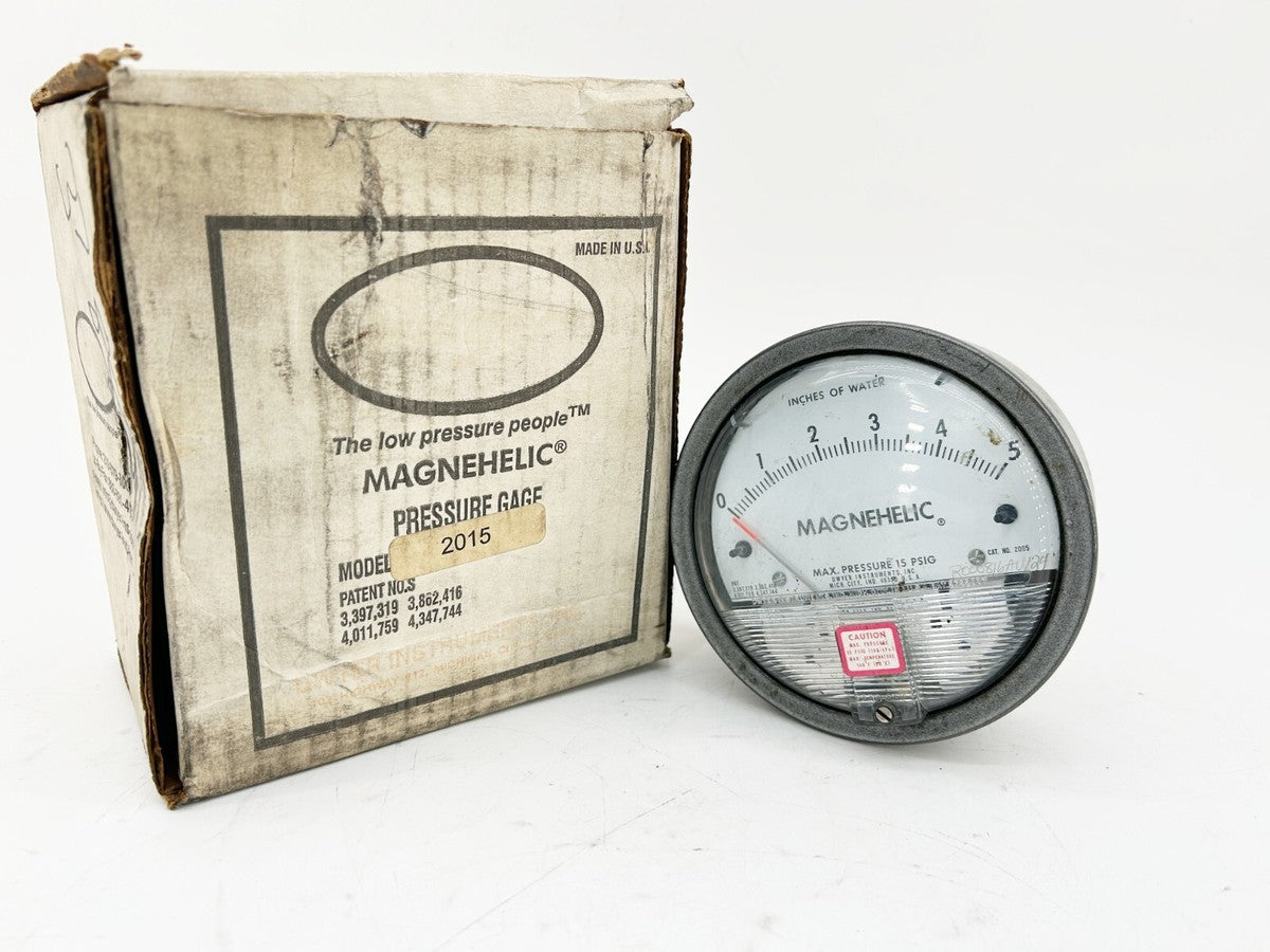 New Dwyer Magnehelic 2015 Pressure Gauge 0-5" of Water 140Deg