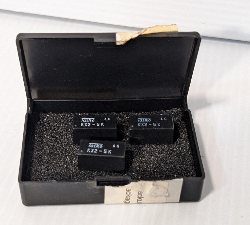 Lot of 3 in case: Siemens Spare Parts, Taiko KX2-5K AG Pin Relays, Electrostatic