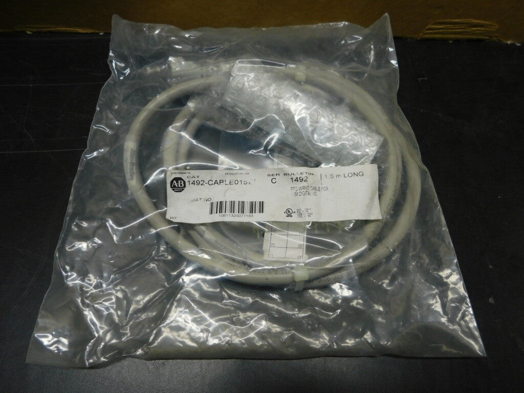New ALLEN BRADLEY AB 1492-CABLE015W Ser C Prewired 1756 Digital IO Cable -- 1.5M