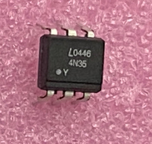 4N35 optocoupler photo transistor output w/base connect Integrated Circuit