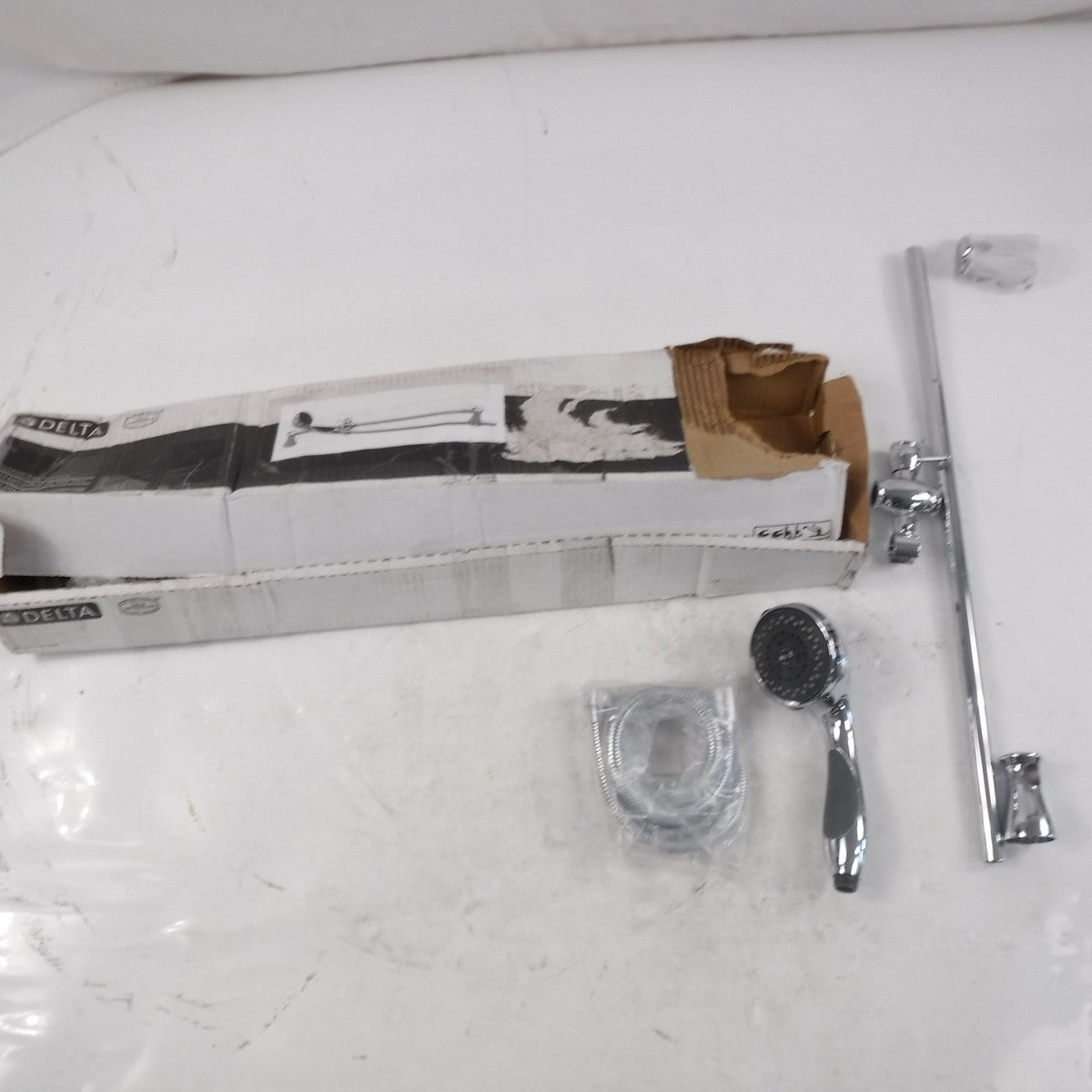 Delta Faucet 1.75 GPM Hand Shower W/Slide Bar 51900, 101232-A SEE DESC