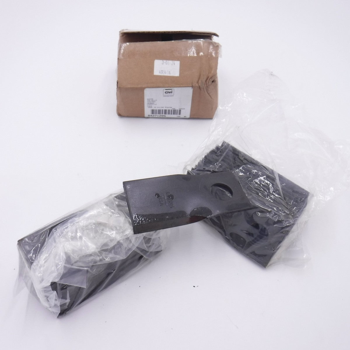 25Pk Genuine OEM CNH 84271205 Rotary Disc Mower Kinfe 18° Twist for DC133 DC