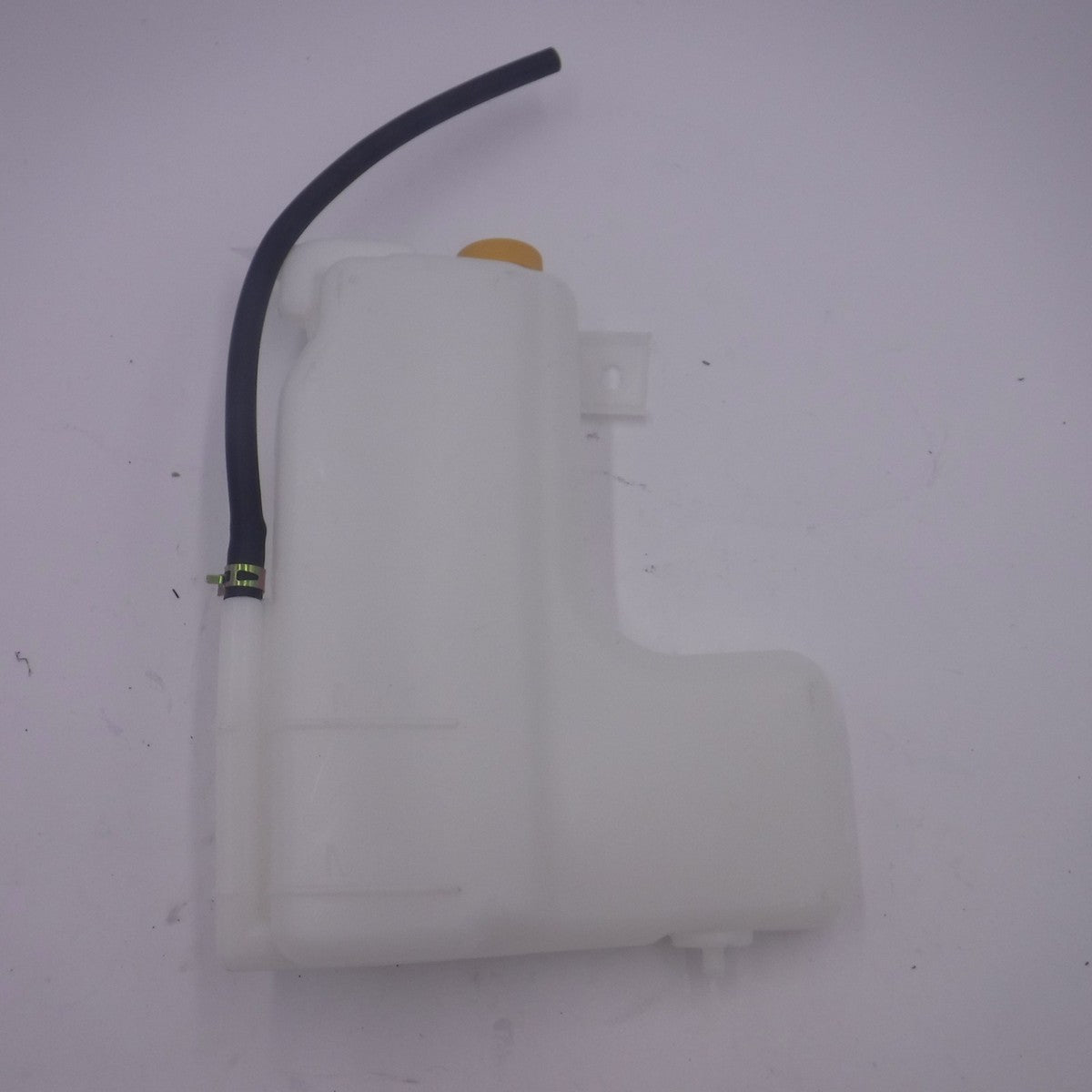 Engine Coolant Reservoir Tank W/Cap CTR8031 Fits 1998-2004 Nissan Frontier XE