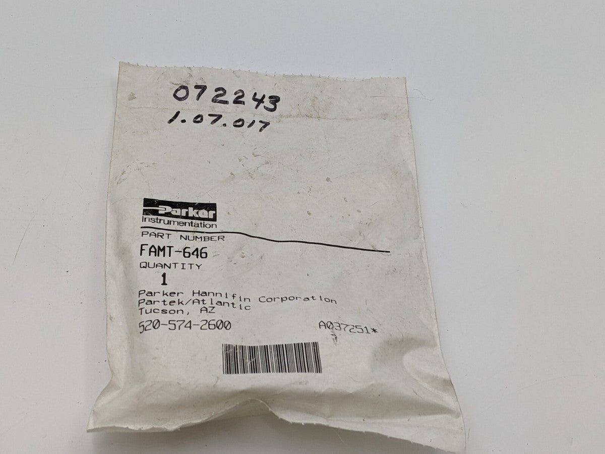 Parker FAMT-646 Tube Fitting Tee PFA 3/8" PF x 3/8" PF x 1/4" NPT Plumbing NOS