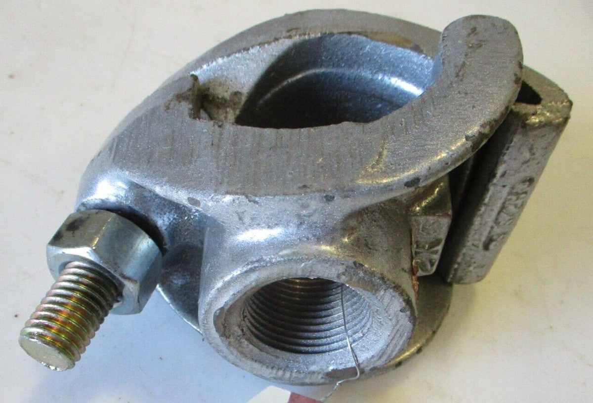 SKINNER Type SS Single Hinge Service Saddle 2" (2.375 OD) x 1" NPT Outlet