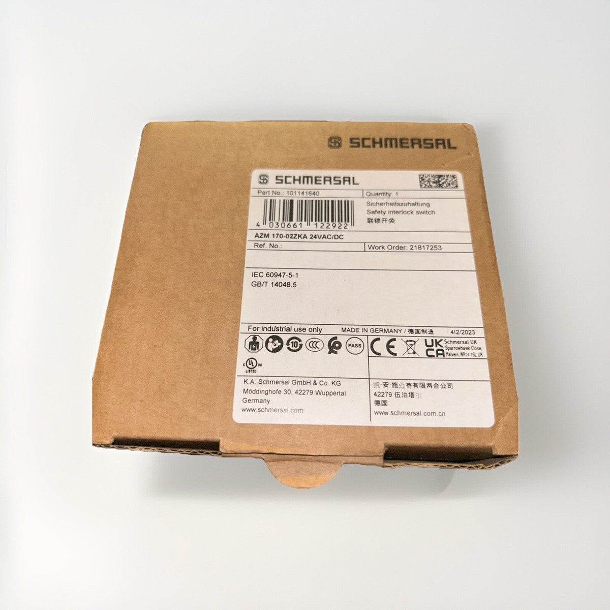 SCHMERSAL AZM 170-02ZKA 24VAC/DC SAFETY INTERLOCK SWITCH. NEW IN BOX!      E5