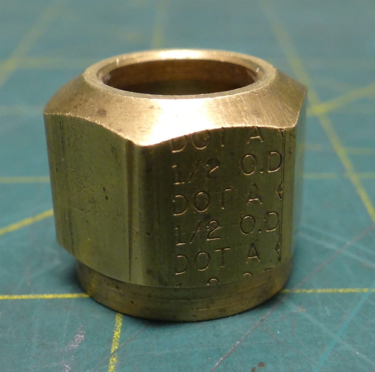 1/2" Tube OD Brass Compression Nut 3/4" Hex Width 3/4" Length 1/2"-20