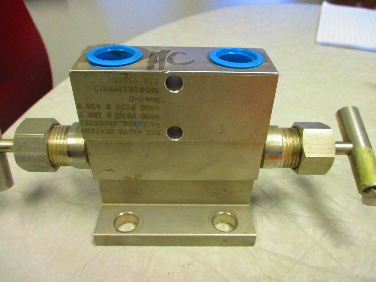 Hex Valve HM581H3399D12 2-Valve Differential Pressure Manifold HM58 HAST-C Body