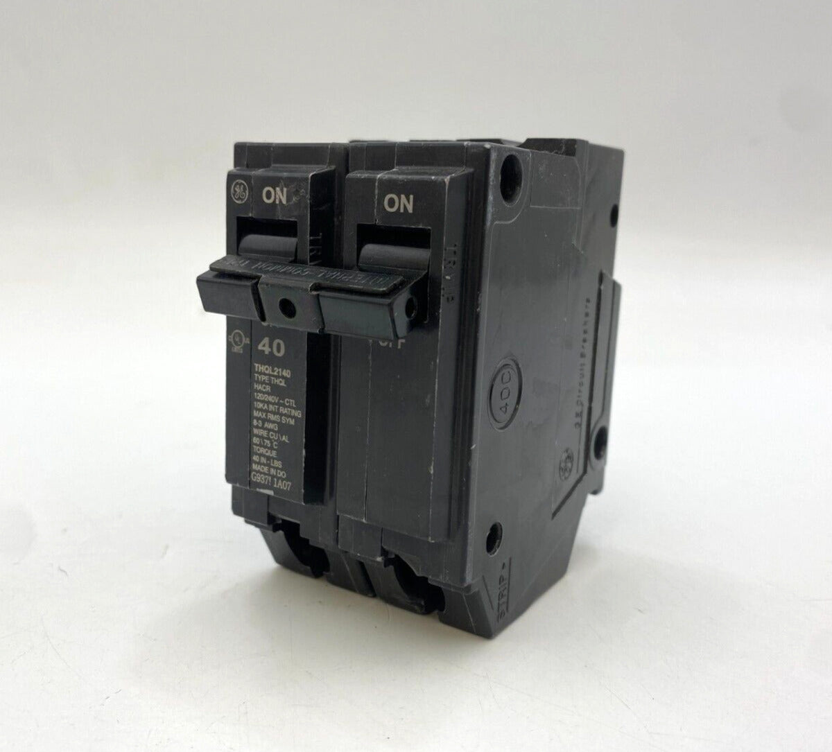 GE THQL2140 Plug-In Circuit Breaker 40A 120/240V 2P 1PH THQL 40 AMP 120/240 Volt