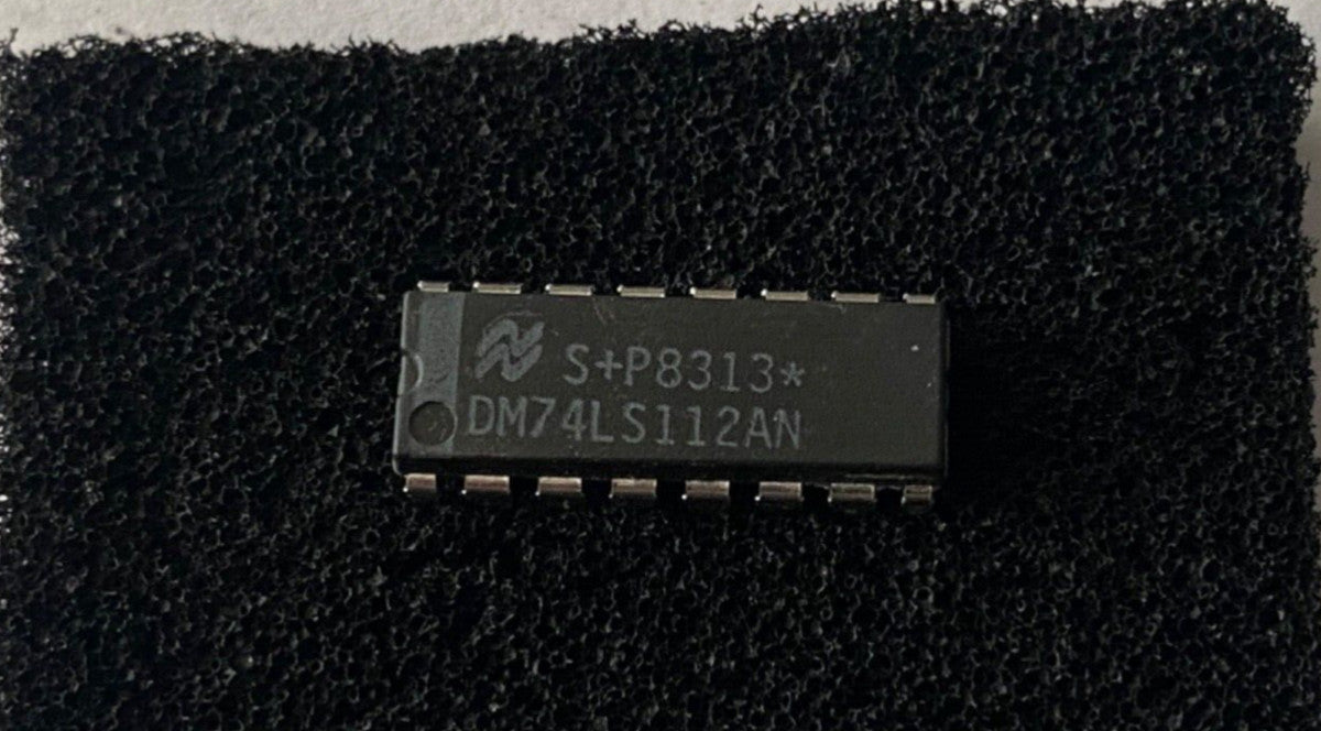 National DM74LS112AN dual neg-edge trig J-K flip flop Integrated Circuit