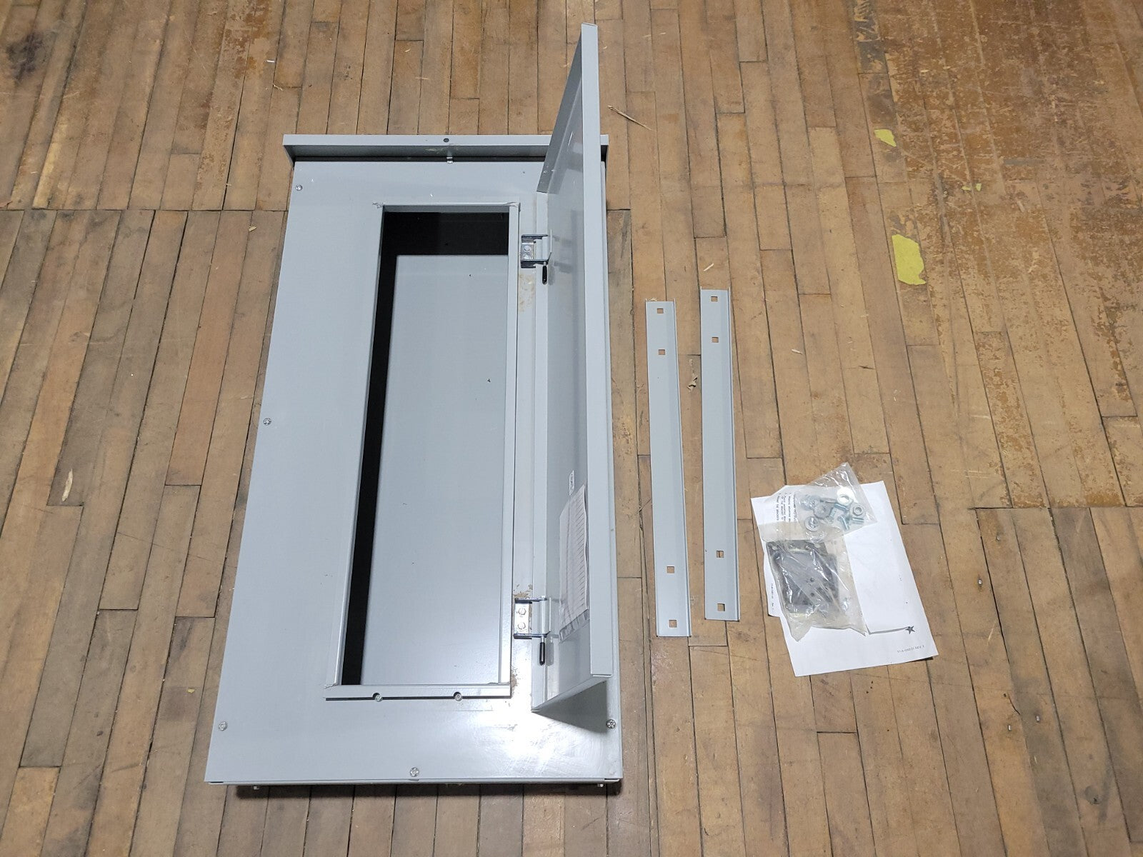 Siemens NR38 Panelboard Enclosure Electrical 38x20x6 w Hardware 3R No Interior
