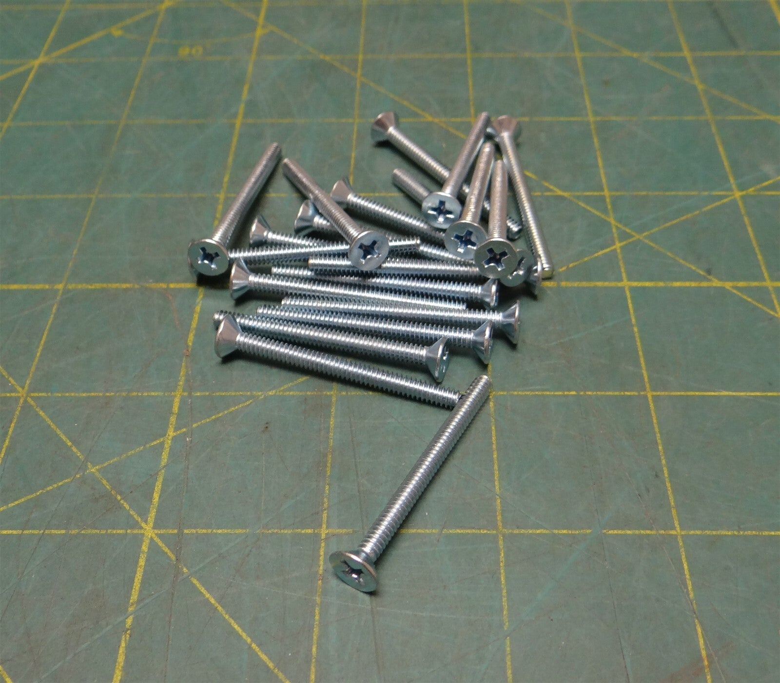 (Lot of 20) 6-32 x 1-1/2" Length Zinc Plated Steel Phillips Flat Head Screw