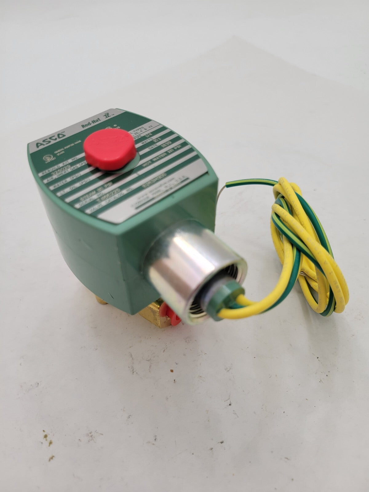 Asco RedHat 8263H300 2-Way Solenoid Valve 1/4" NC Coil 110/120V 50/60Hz 10.1W