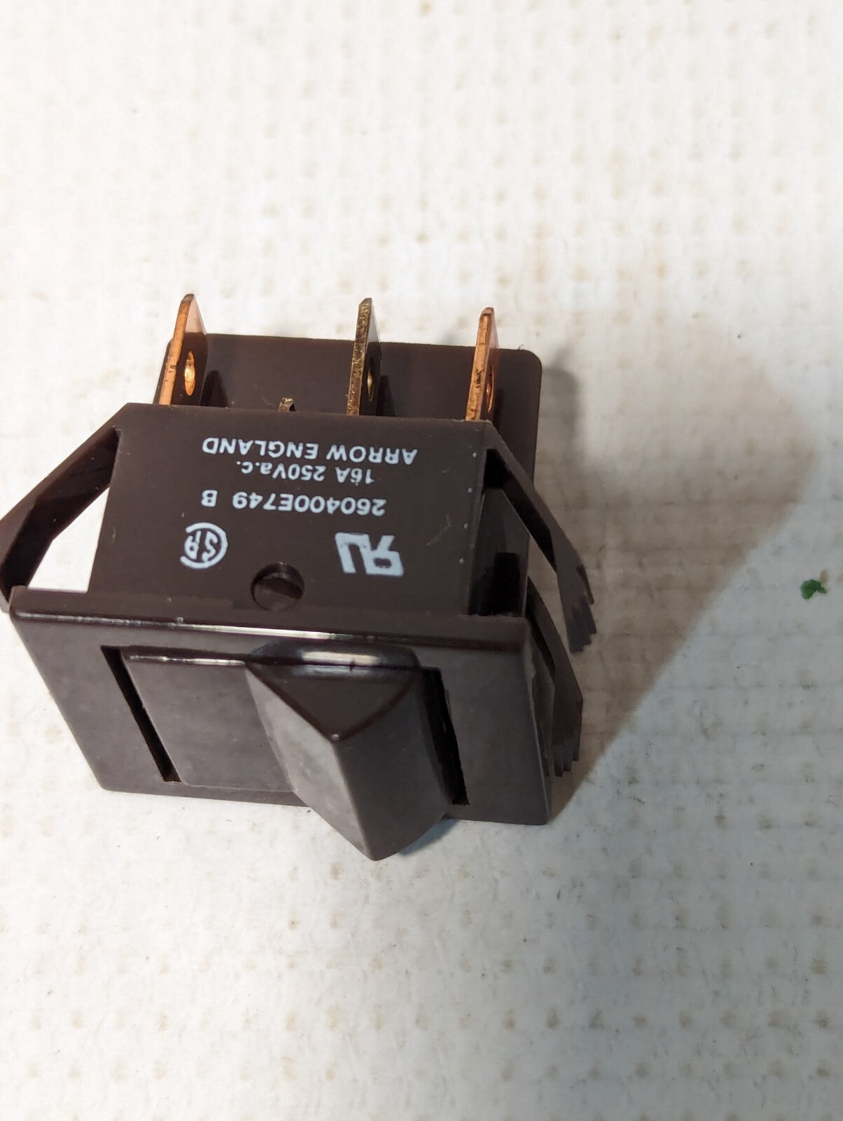 Lot of 25 Arrow Hart 2604-00E749 Rocker Switch, 16A, 250VAC