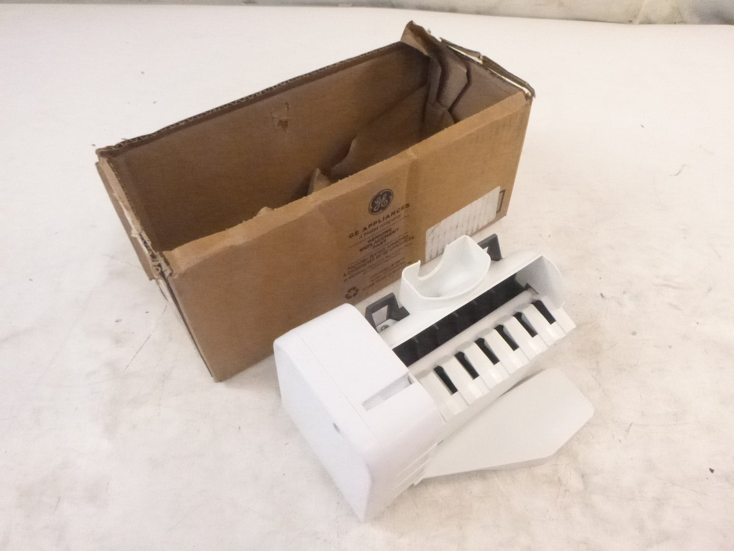 Genuine OEM GE WR30X28731 Refrigerator Ice Maker Assembly
