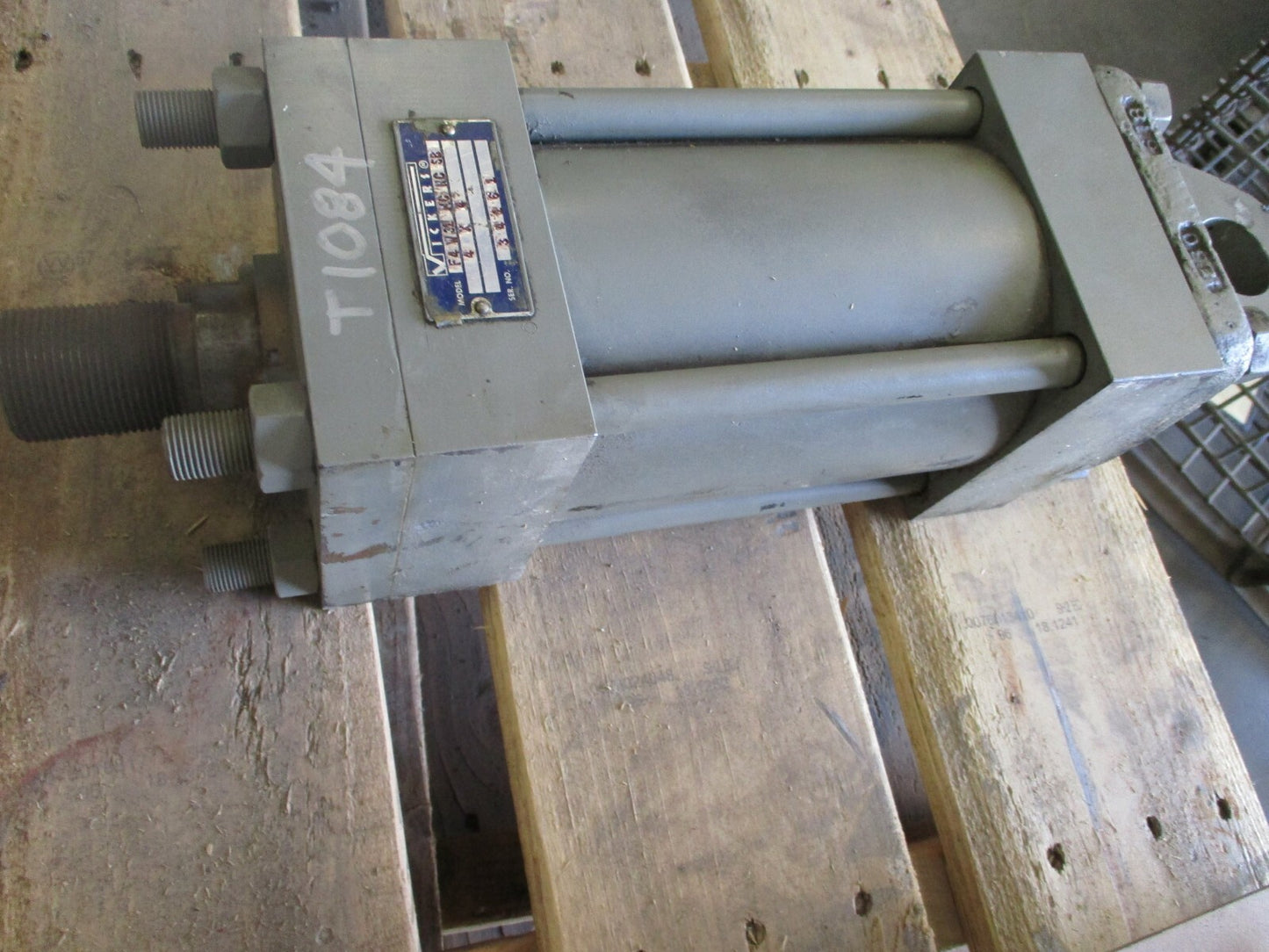 Hydraulic Cylinder VICKERS F4W31MCNC5B | Body Length 11.75" | Body O.D. 4.75"