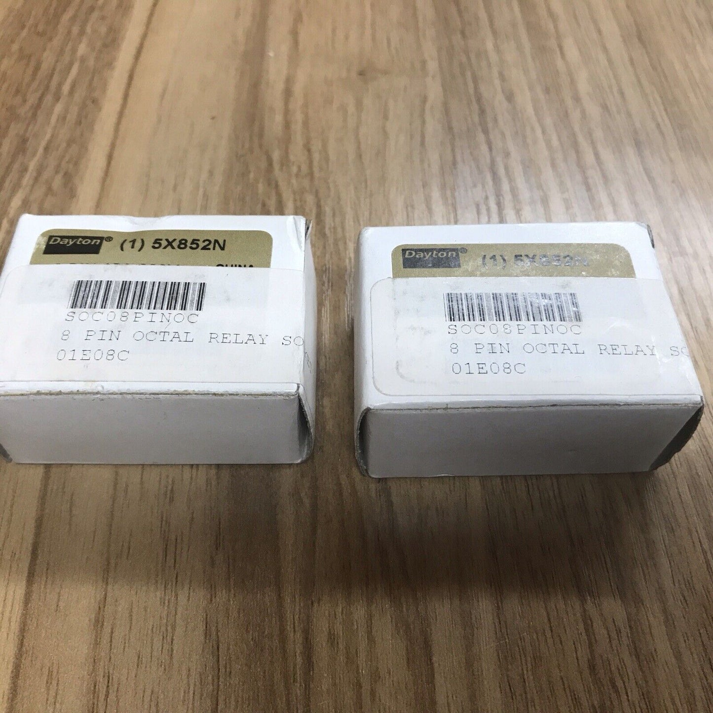 Lot Of 2 DAYTON 5X852N 15A 300V 10A 600V. 8 Pin Octal Relay Socket