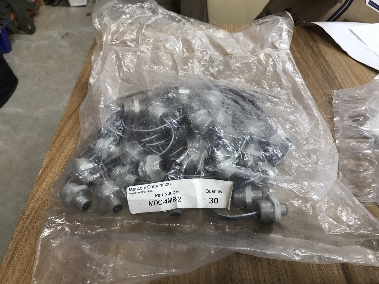 Lot Of 30 MENCOM MDC-4MR-2 / MDC4MR2 (BRAND NEW)