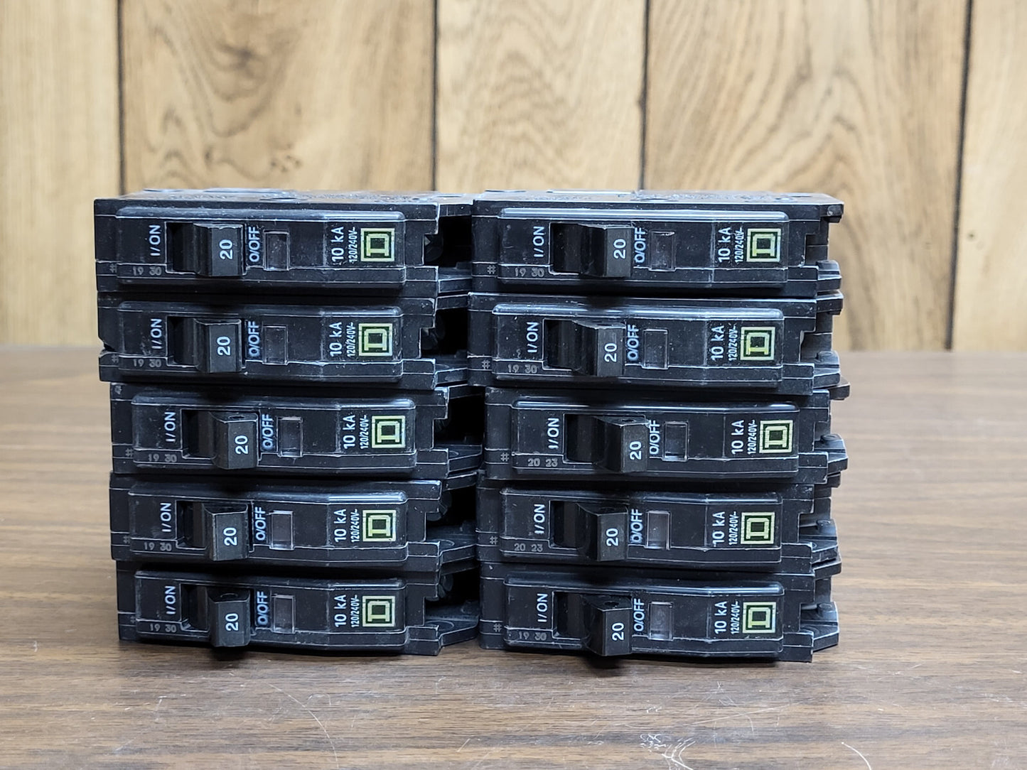 SQUARE D QO120 20 AMP 1POLE 120/240V CIRCUIT BREAKER LOT OF 10