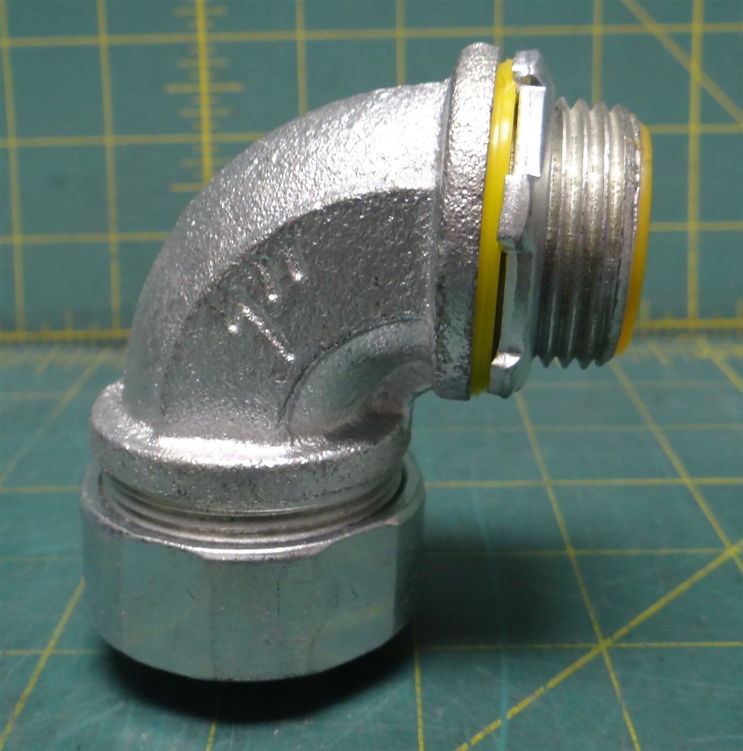 Cooper LTB10090 1" Trade Size 90° Male Conduit Connector Iron Liquid-Tight