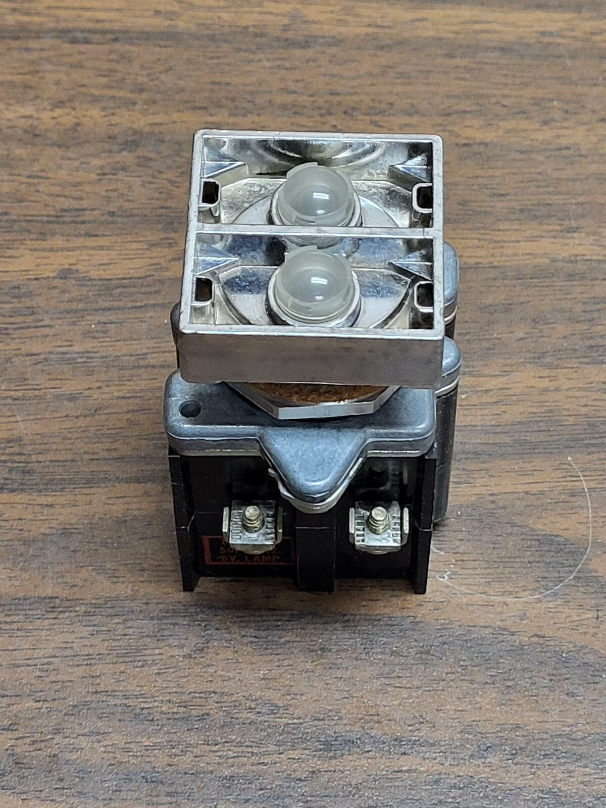 CUTLER-HAMMER E30CA COMPACT PUSHBUTTON INDICATING LIGHT 120V NEW