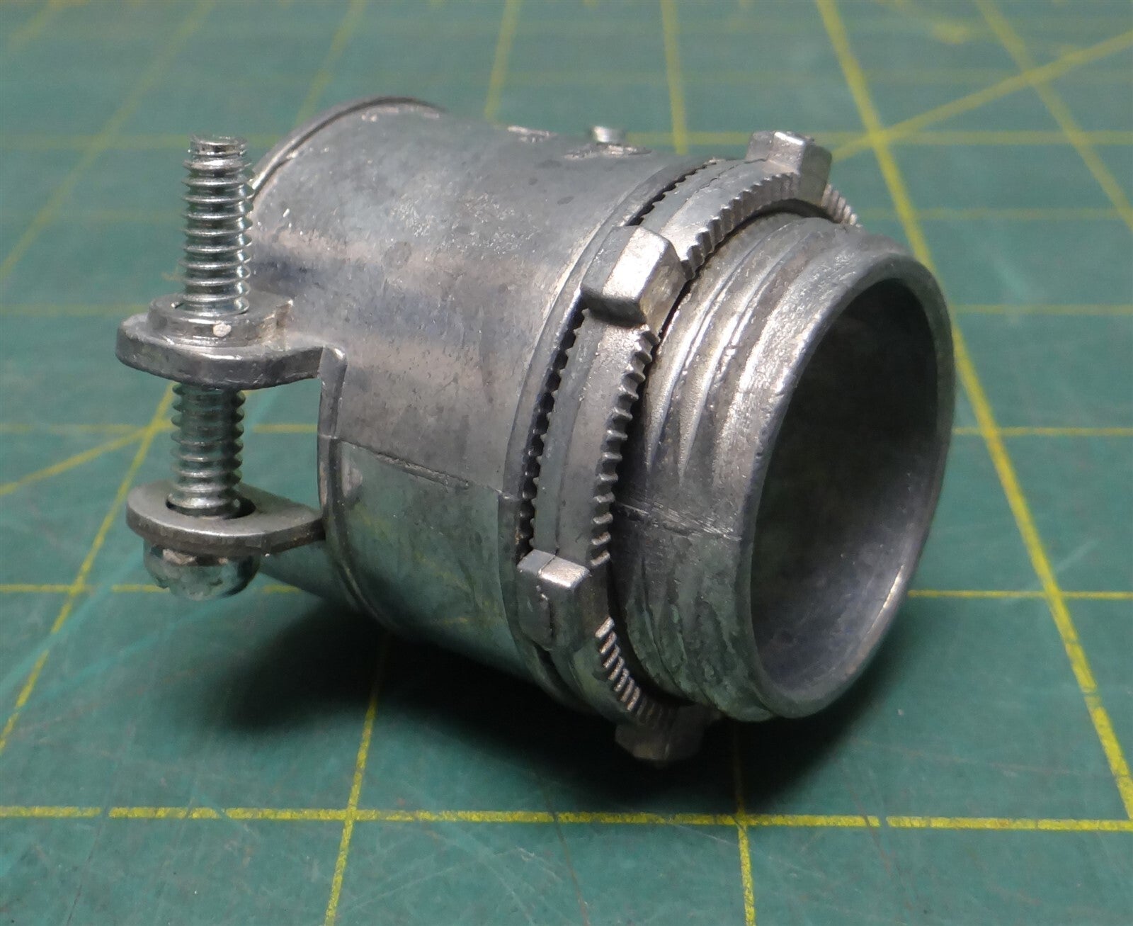 Topaz TA100 1" Take All Service Entrance Connector Die Cast Zinc 1-3/4" Height