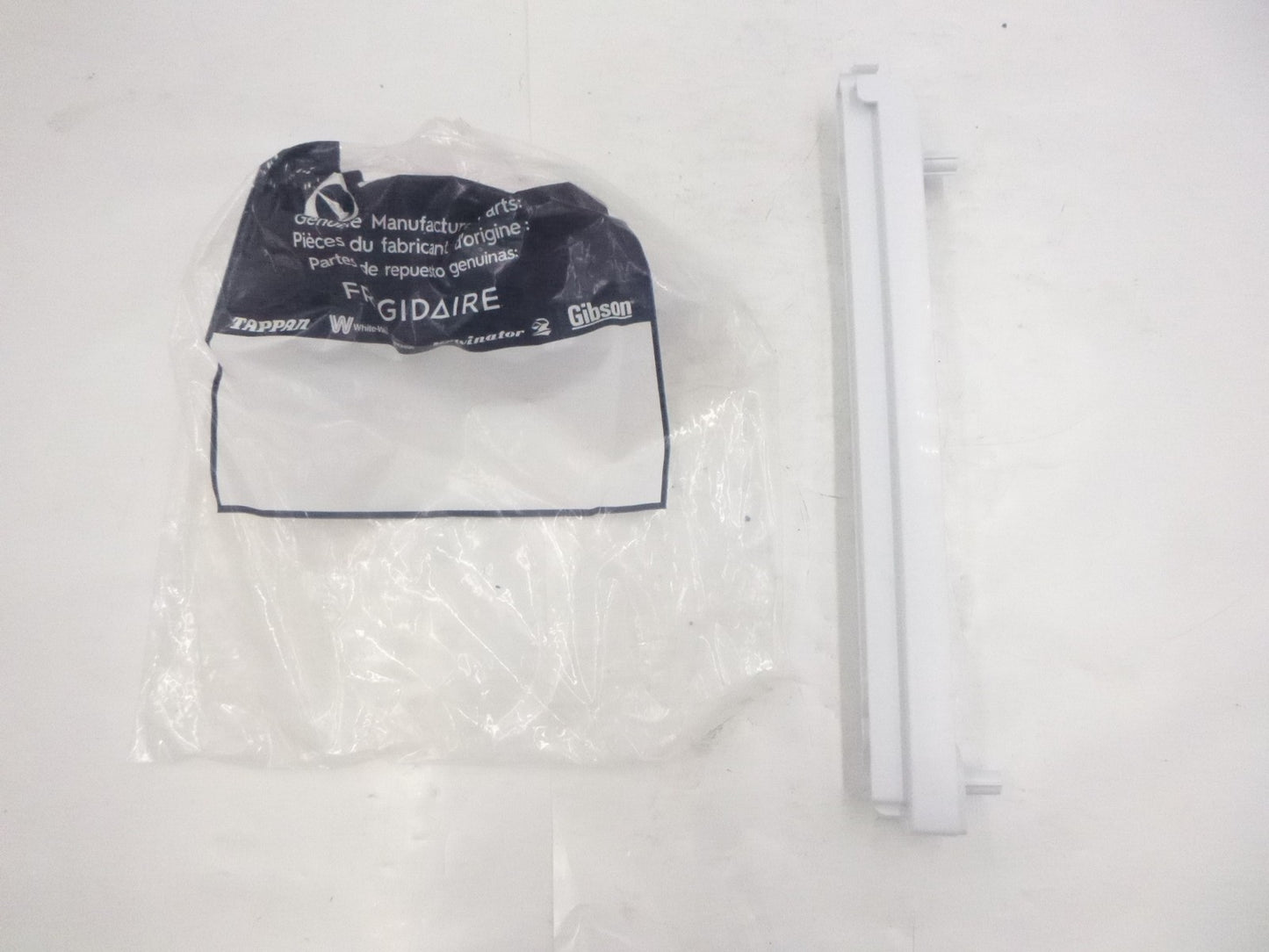 Genuine OEM Frigidaire Glass Shelf Hanger 241514701 For FSC23F7HSB6 LECR23EFE3