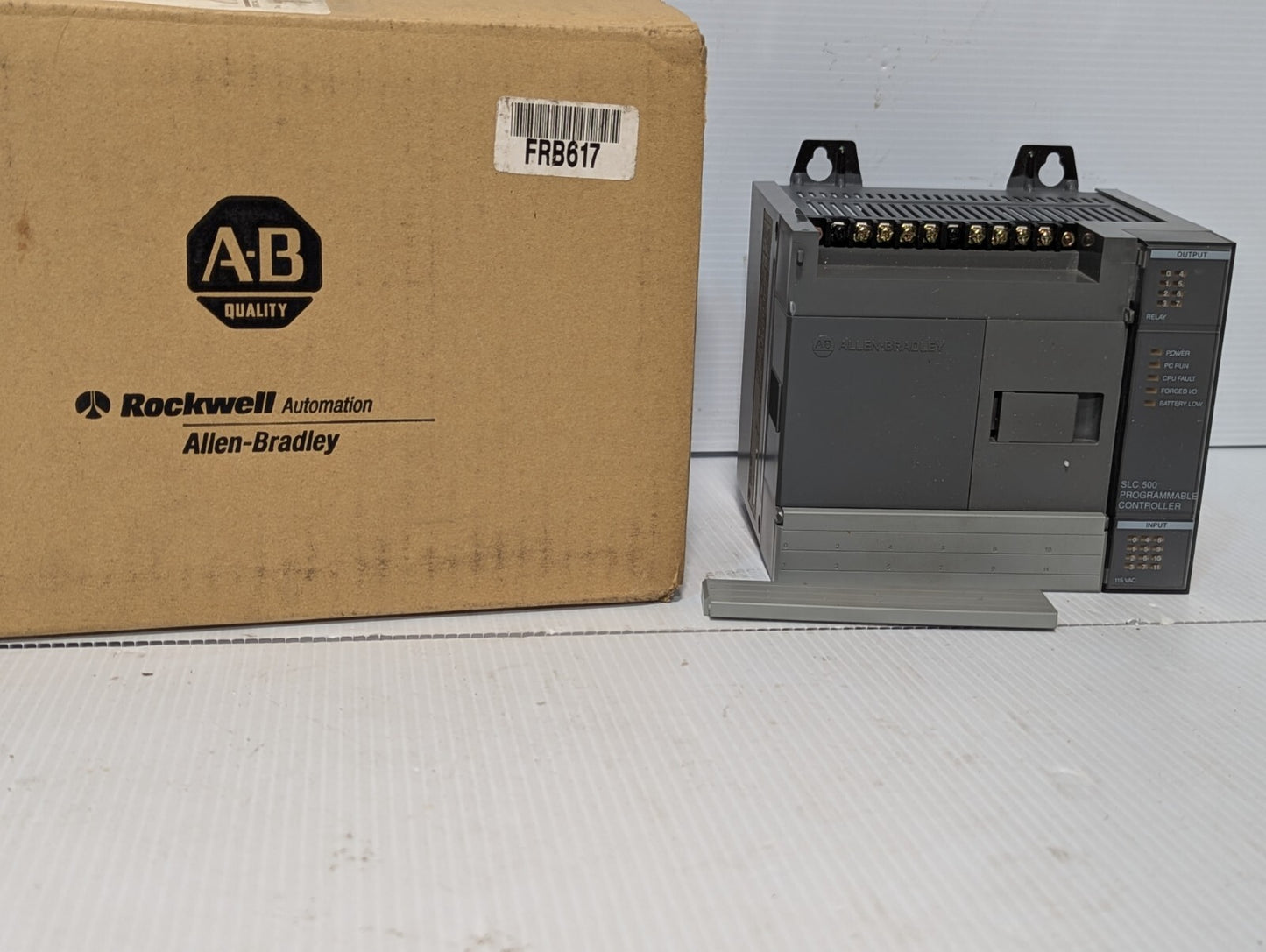 Allen-Bradley 1747-L20A SLC 500 processor unit, 20 I/O, 85-132VAC in, 10-250VAC