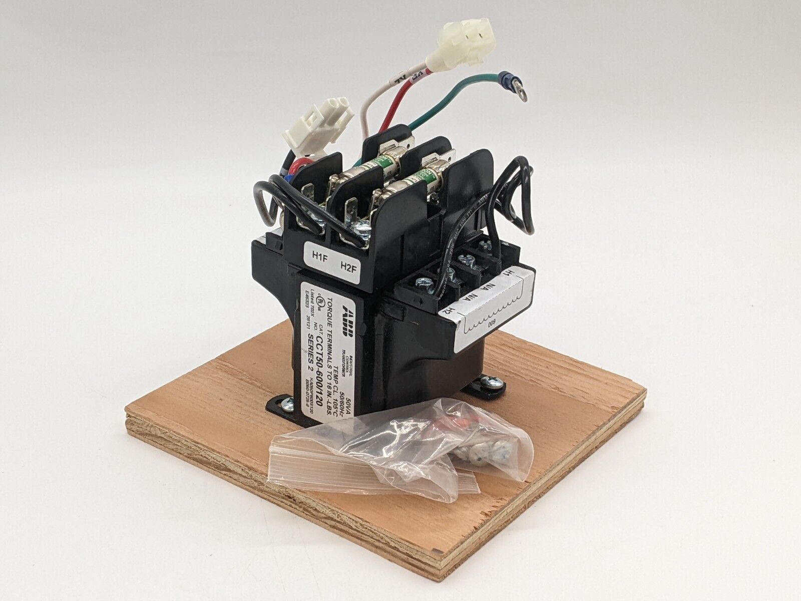 ABB CCT50-600/120 Industrial Control Transformer 50 VA 575-600/120V FNQ-R-4/10