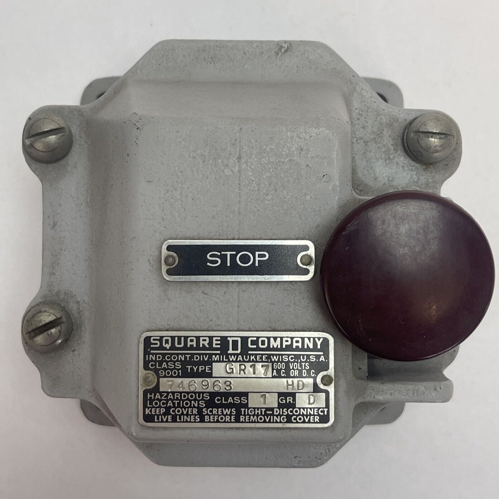 SQUARE D CLASS 9001 TYPE GR17 PUSHBUTTON STOP STATION 600V
