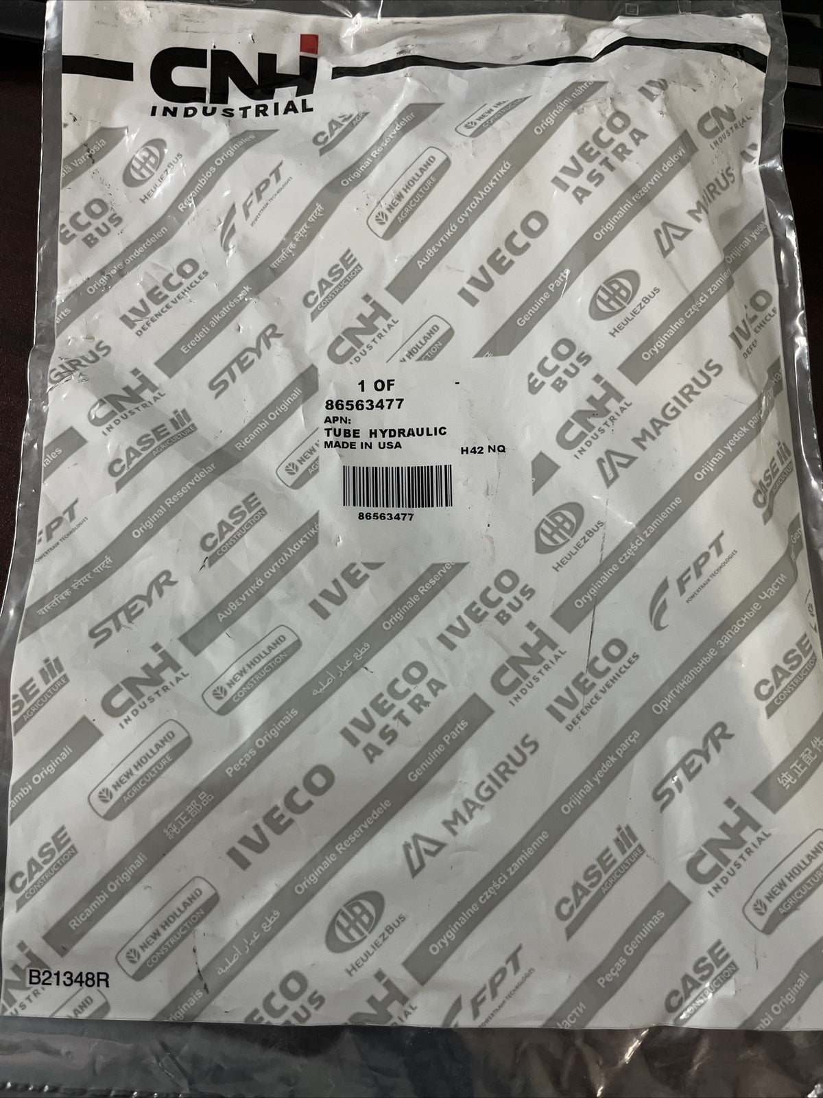 NEW HOLLAND CONSTRUCTION - Hydraulic Oil Filter and Reservoir Tube - 86563477