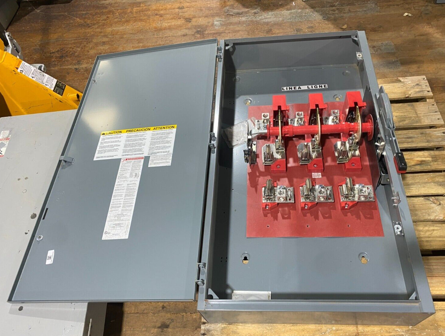 Square D H325NEI Safety Disconnect Switch 400A 3P 240V 3PH 125HP Max CAN SHIP