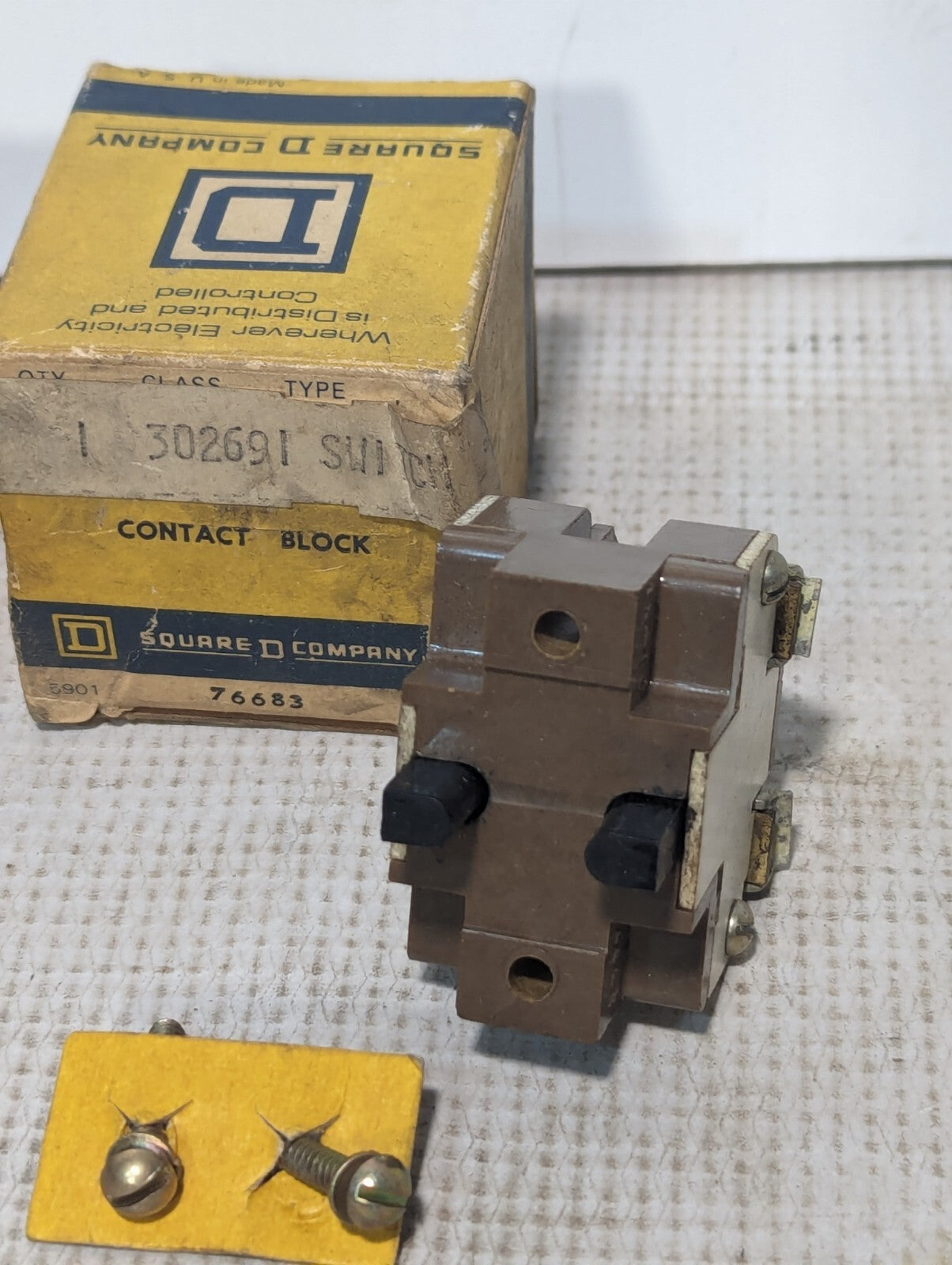 Lot of 2 Square D 302691 Switch, 9001-TG-S1 Contact Blocks, 600v Max - Free Ship