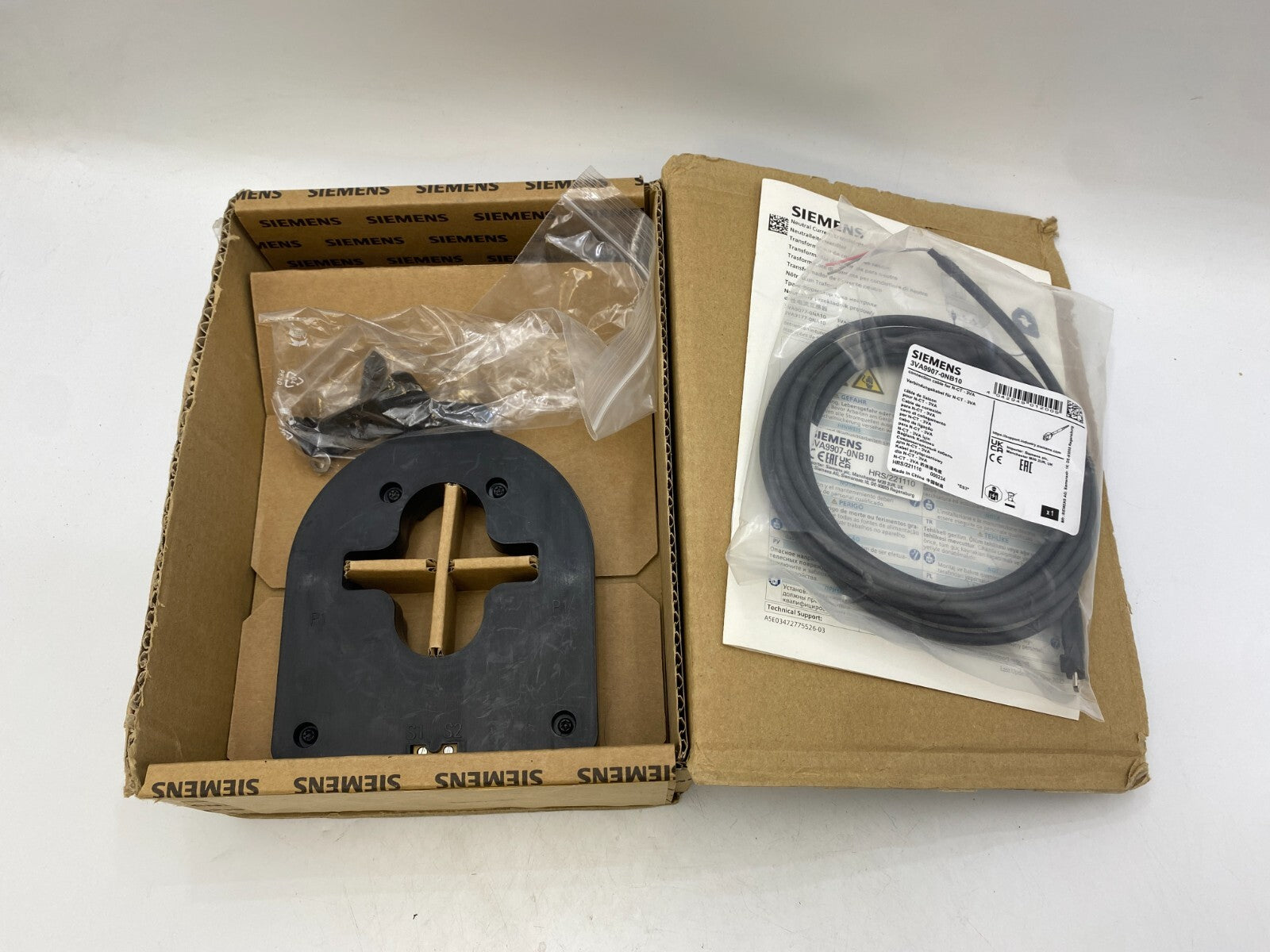 Siemens 3VA9377-0NA10 External Sensor Neutral Current Transformer 400/600A Black