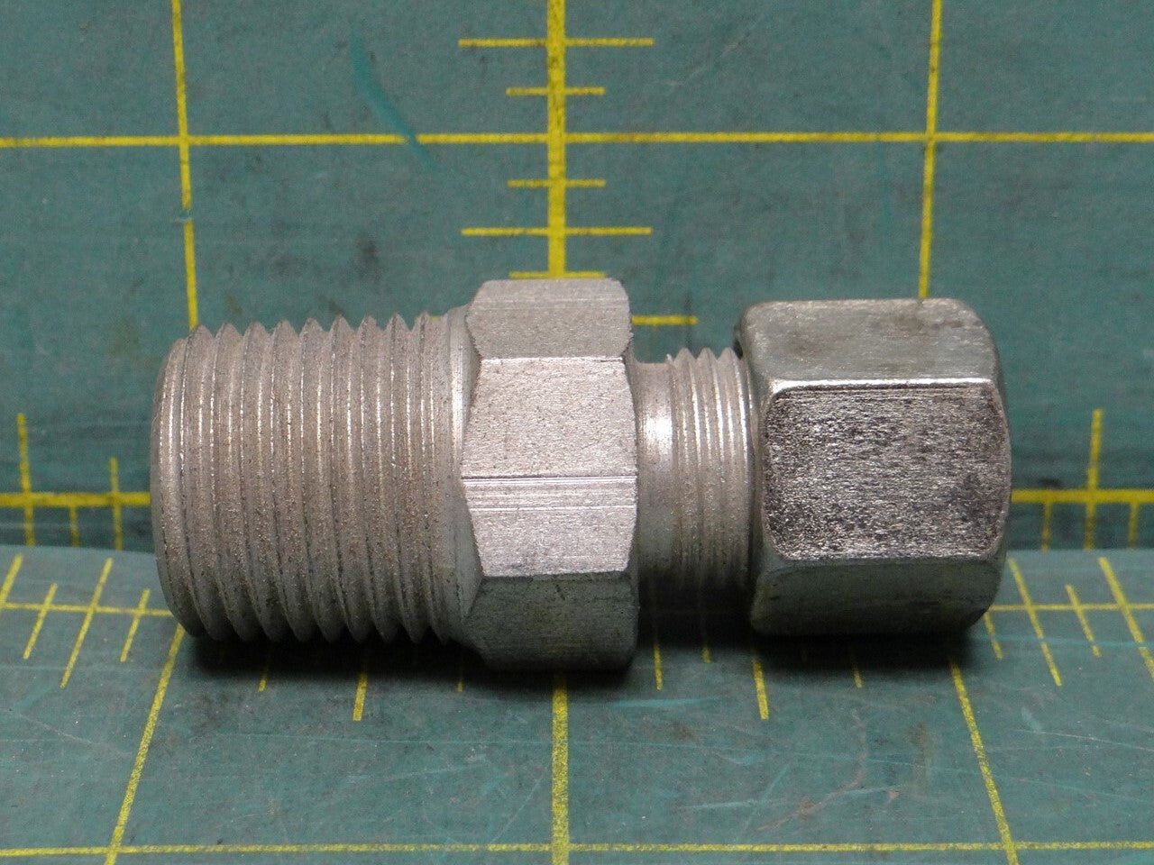 Eaton Weatherhead 3/8" Tube Compression x 1/2" Male NPT, Stainless Steel