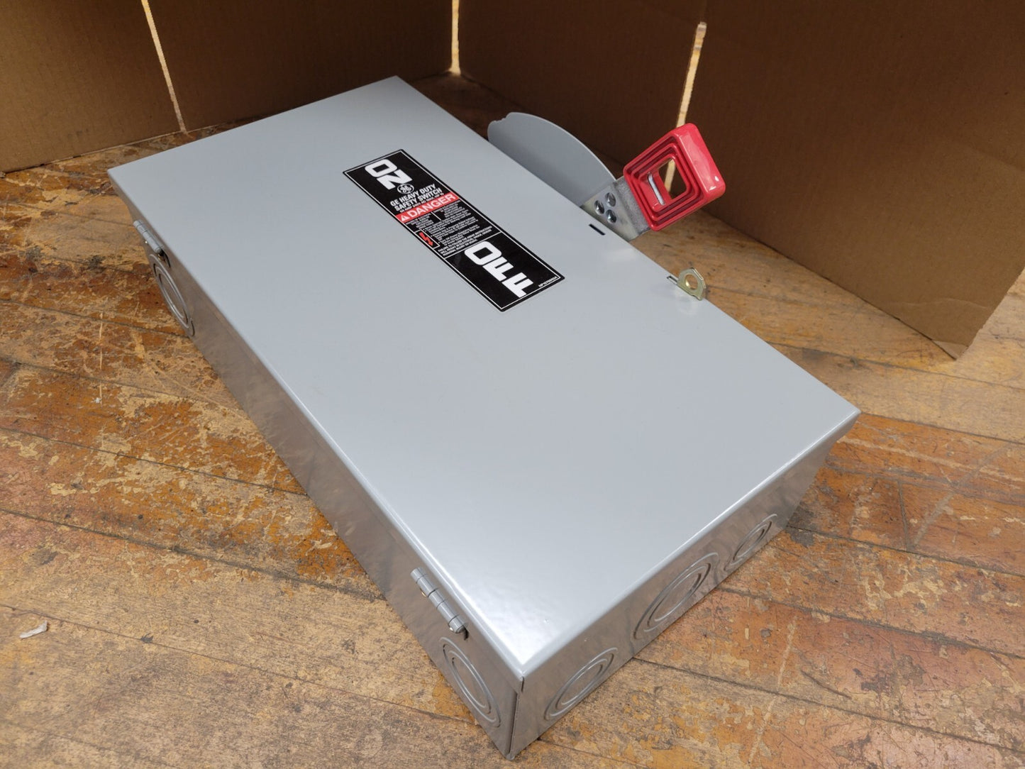 General Electric TH4322 Heavy Duty Fusible Safety Disconnect Switch 60A 3P 240V