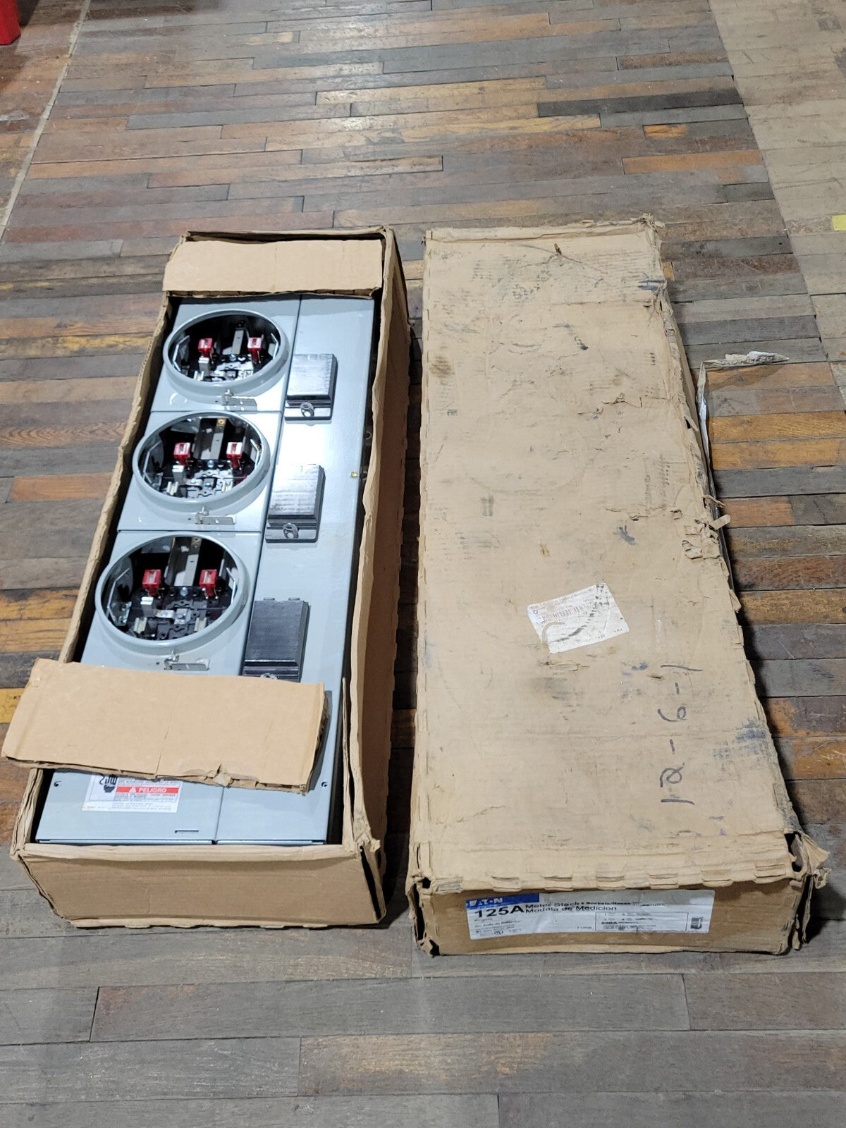 Eaton 3MM312RRL Meter Stack 3 Socket 125A 1 Phase 3 Wire 120/240VAC 800A Bus