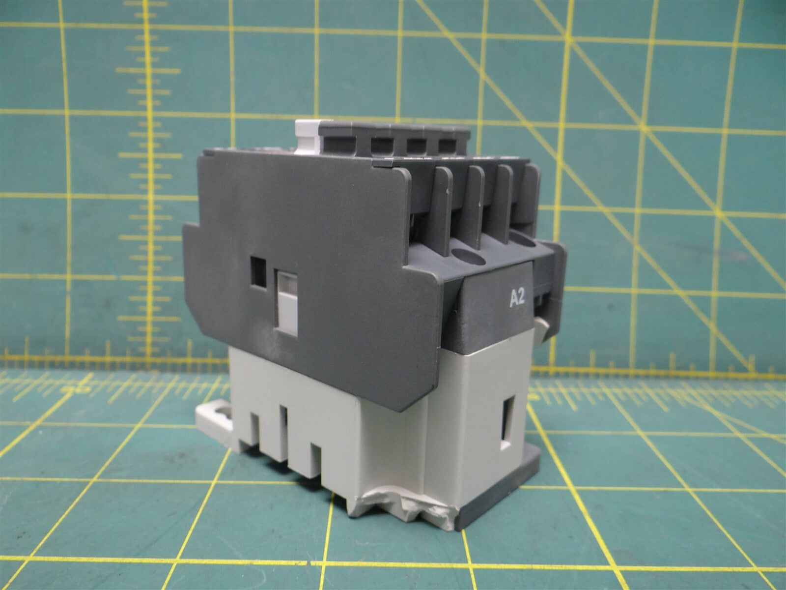ABB Contactor A9-30-10 110-120VAC 50/60Hz 35mm DIN Rail Mount Screw Connection