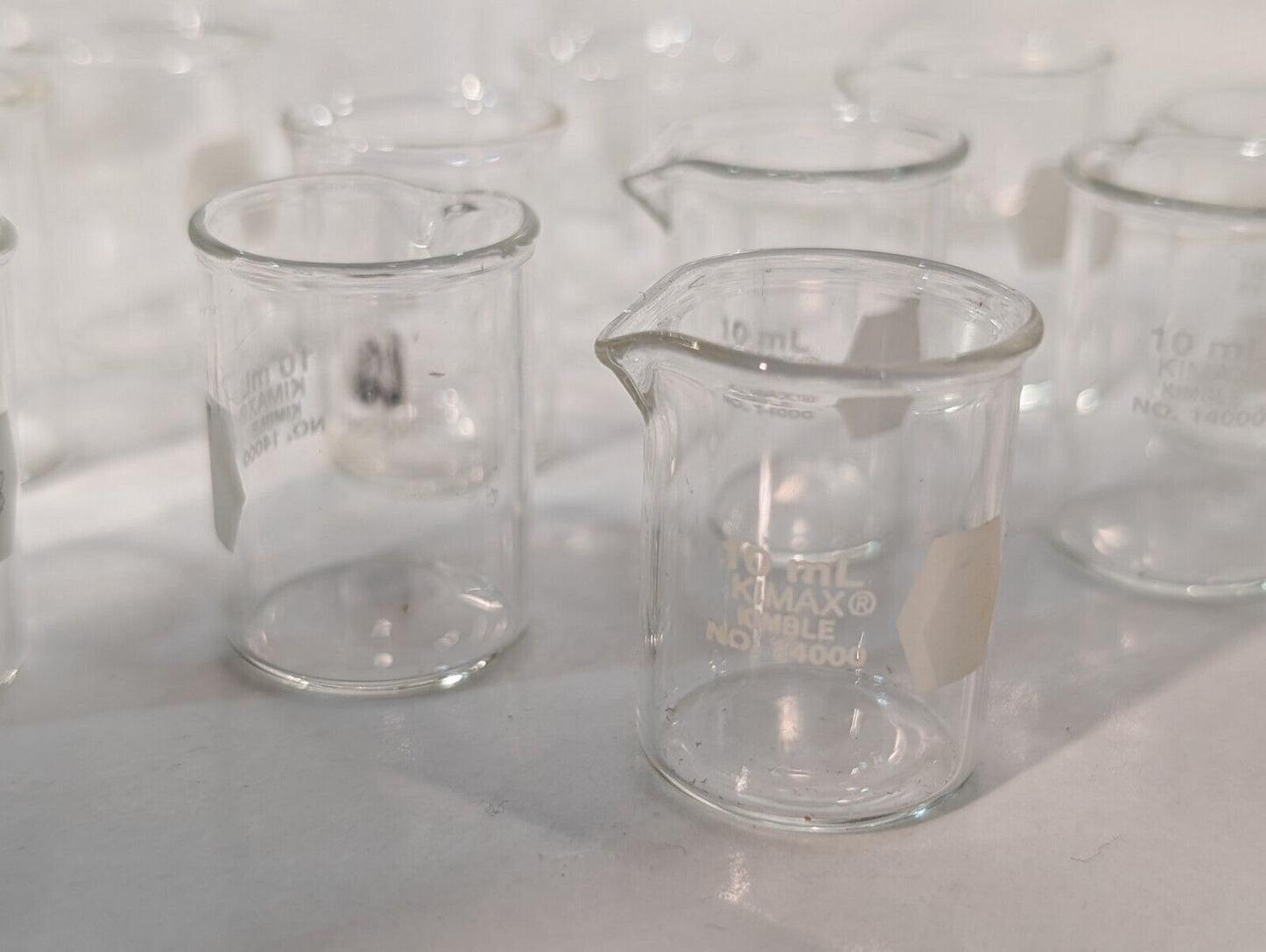Lot of 13 Borosilicate Beakers: 1x Fisher 250ml, 1x Pyrex 30ml, 11x Kimble 10ml