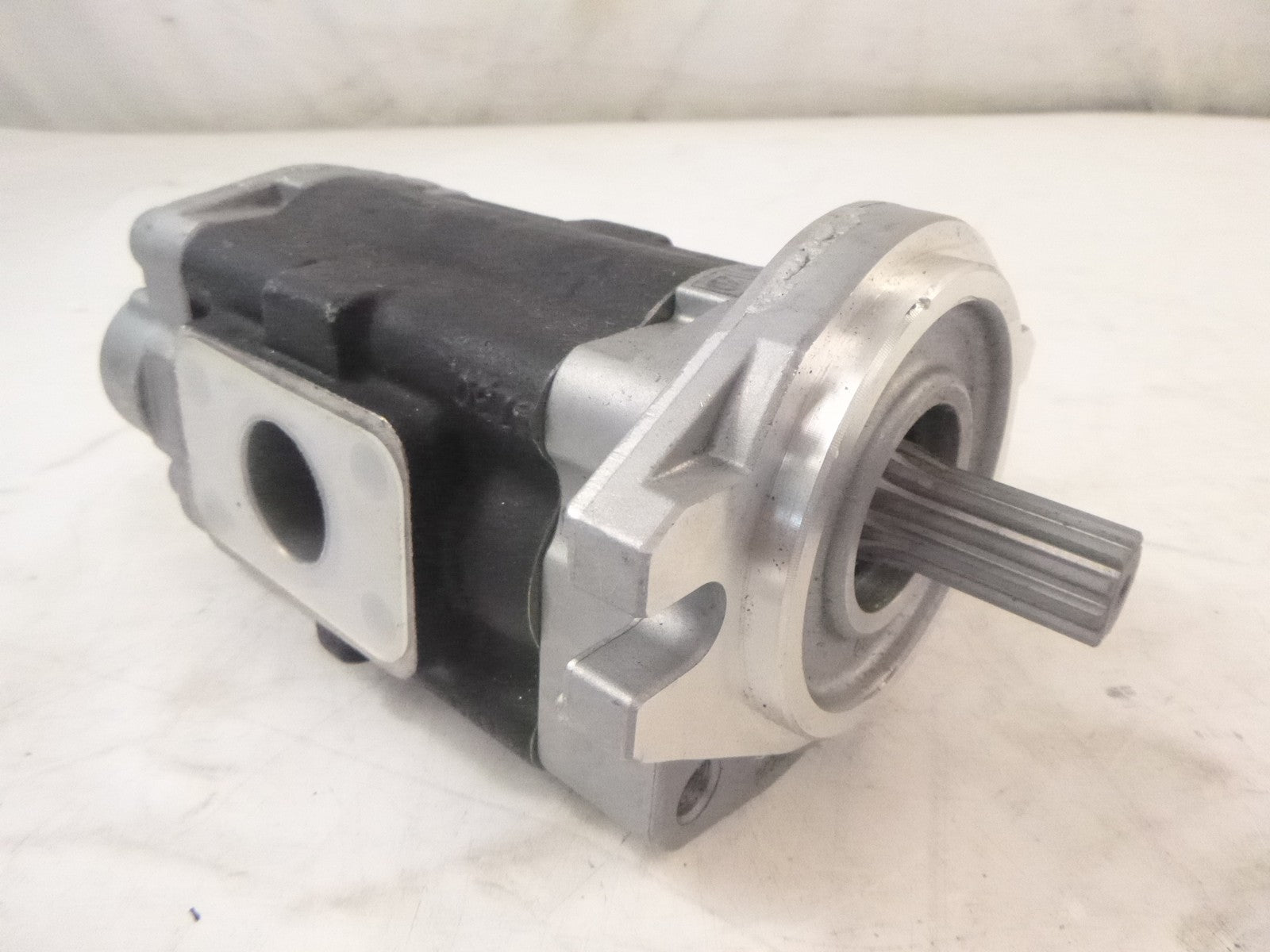 OEM Kubota Hydraulic Pump 3C081-82204 For M7060 M8540 M8560 M9540