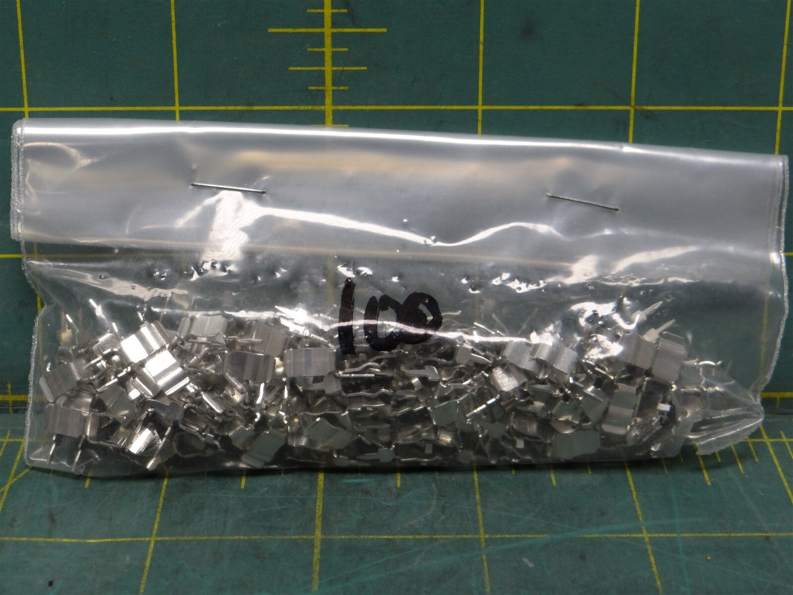 Littelfuse Inc. F063-ND Fuse Clip 10 A 250V 1 Circuit Cartridge Through Hole