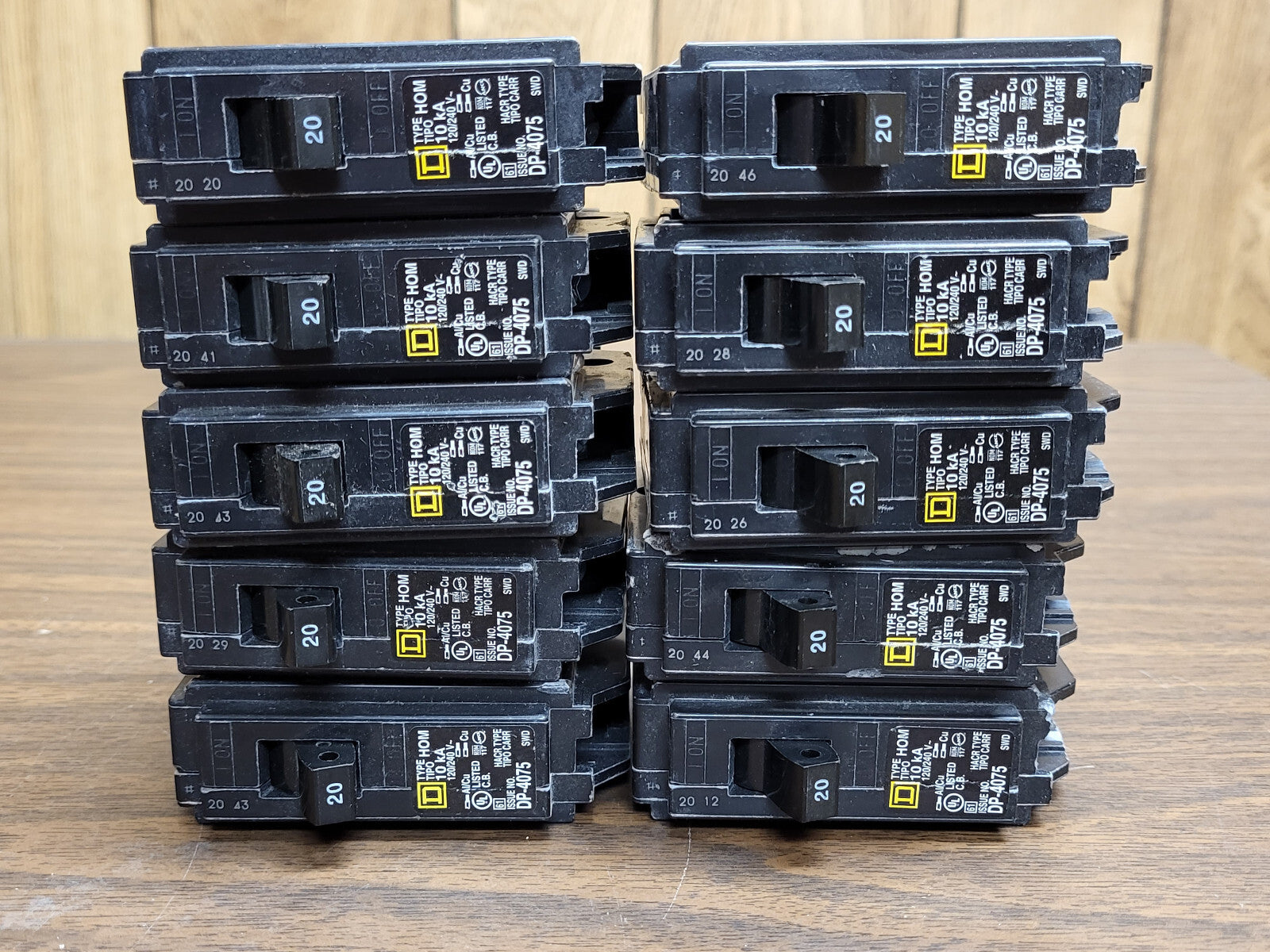 SQUARE D HOM120 HOMELINE 1 POLE 20 AMP 120/240V BREAKER LOT OF 10